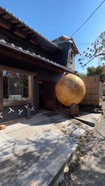 We Mayudama caravan just finished our screening and exhibition on a beautiful autumn day ✨️
Thank you so much for coming! 

Next, we’ll be heading to Kagurazaka, Tokyo!
@mashuka__kagurazaka  From Nov.27-Dec.2

#silkexhibition  #Cocoon  #絹  #naturalmaterials  #silkmaterial  #真綿